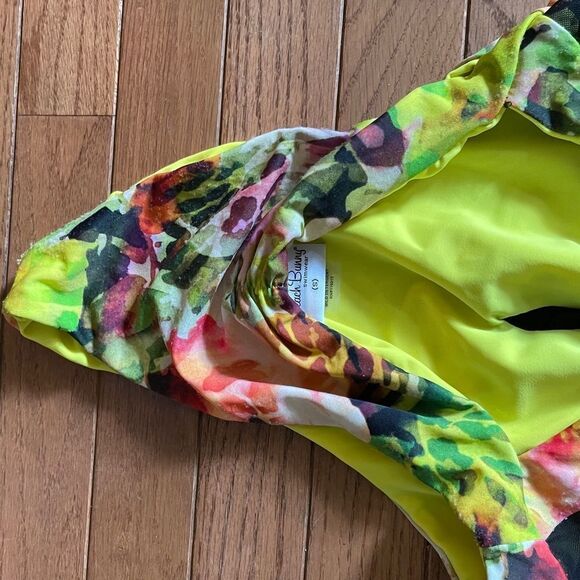 Beach Bunny One Piece Bathing Suit - Picture 4 of 10